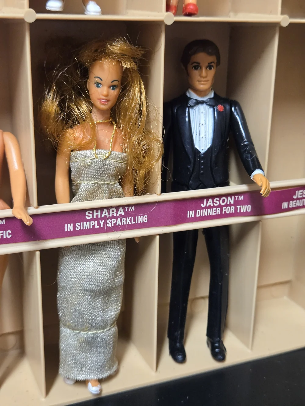 Glamour Gals Showplace Playset By KENNER 1981